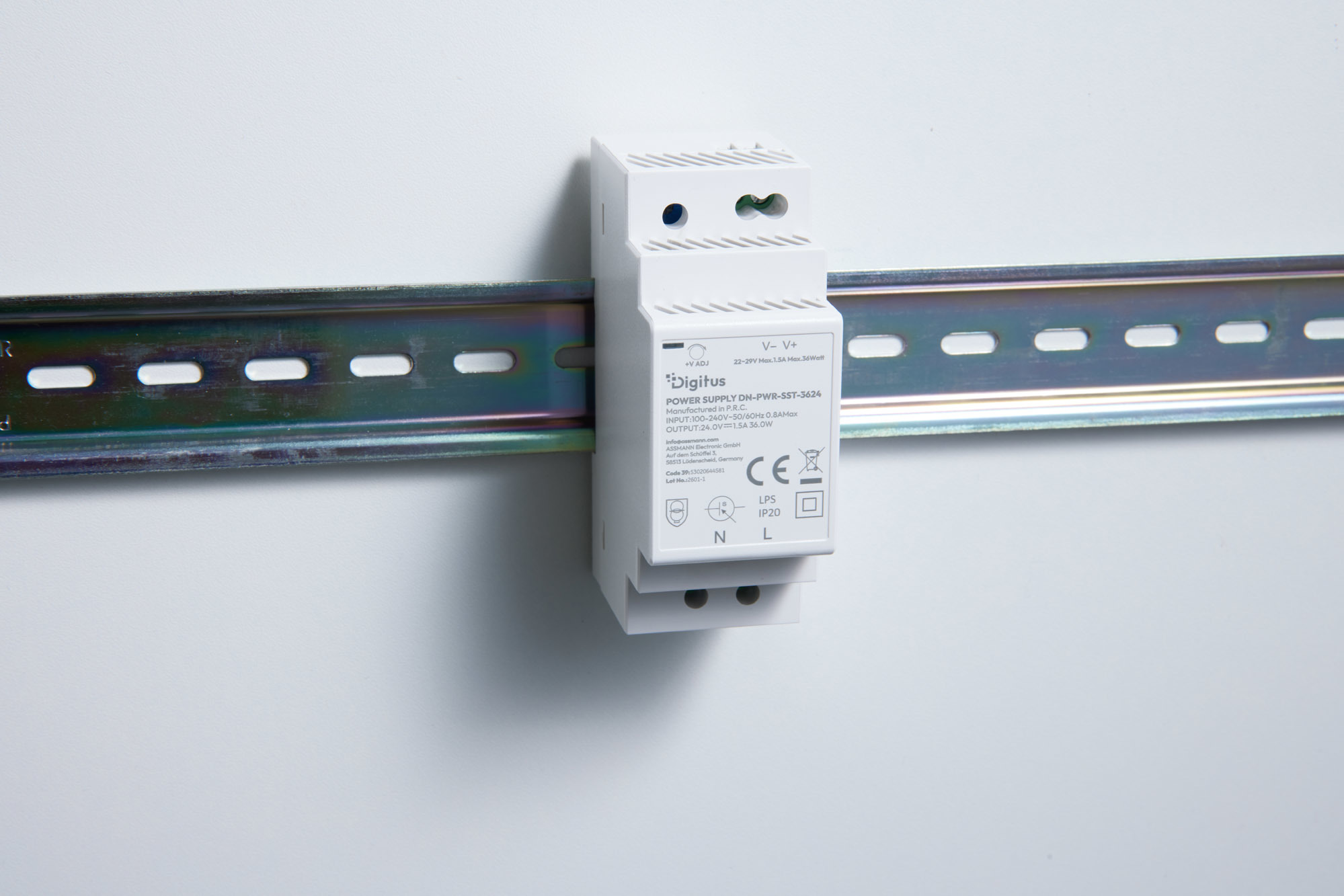 24V / 1.5A / 36W Step-Shape DIN-Rail power supply unit (Slim, Class II)