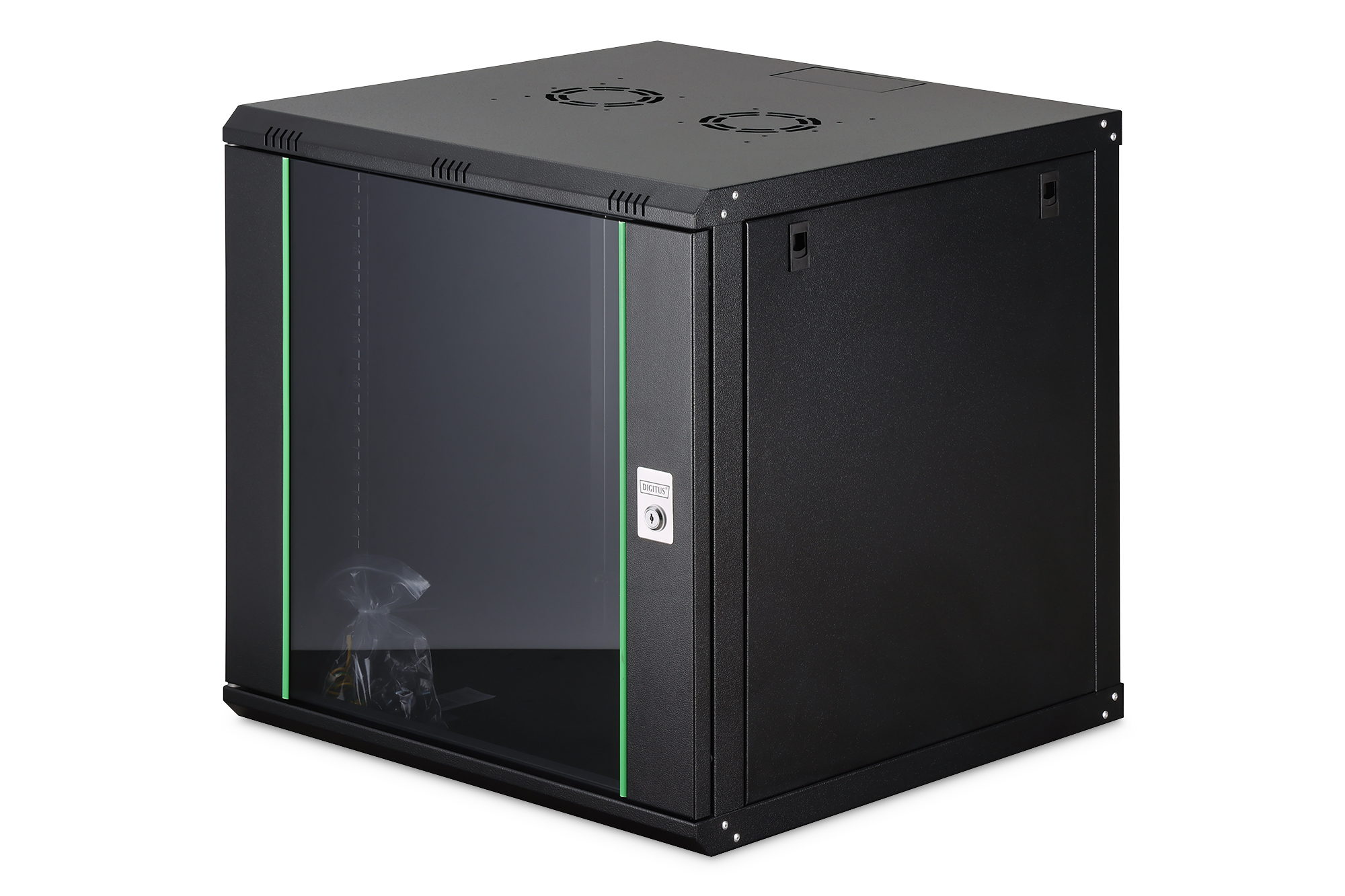 Wall-mounted enclosure Dynamic Basic series - 600x600 mm (WxD)